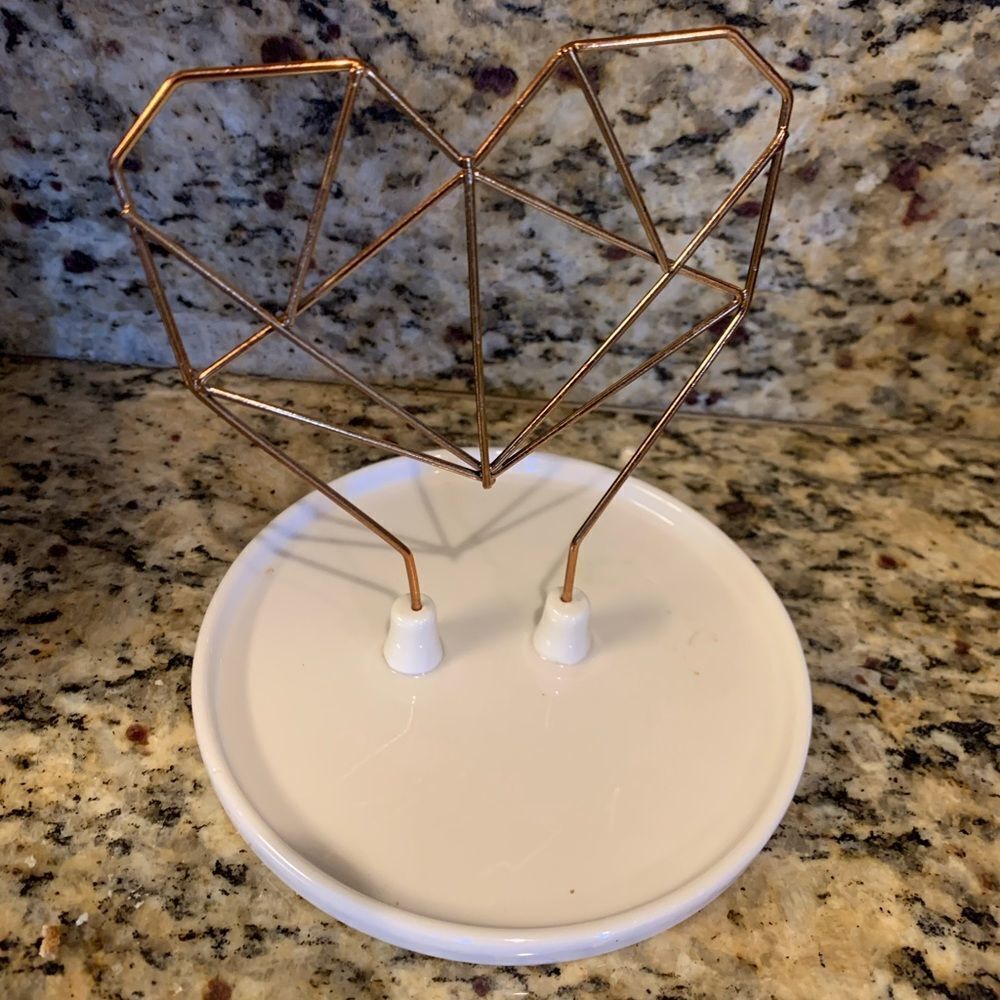 Necklace stand
